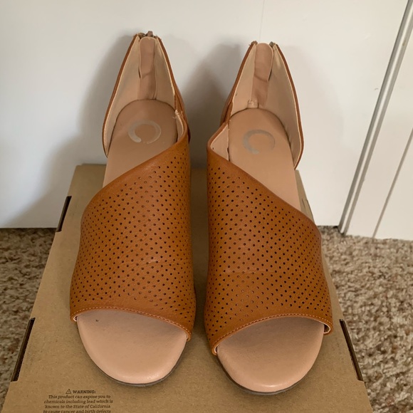 Journee Aretha Wedge Sandal - Womens Size 6.5 - Picture 3 of 9